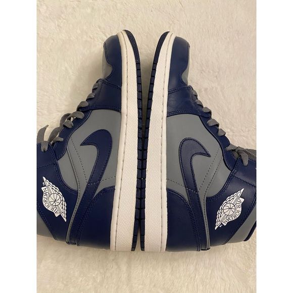 Air Jordan 1 Mid